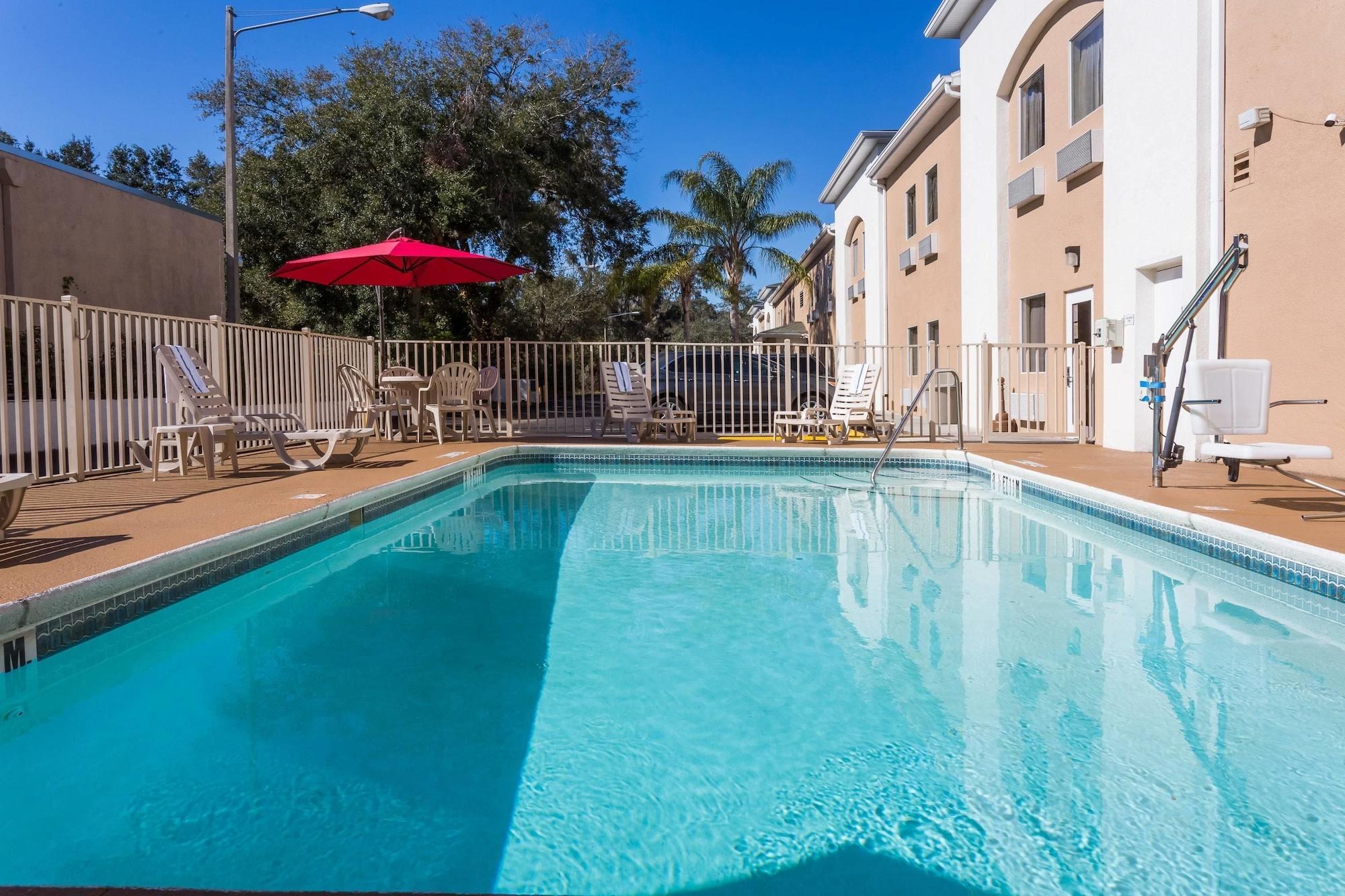 Quality Inn Zephyrhills-Dade City Eksteriør billede