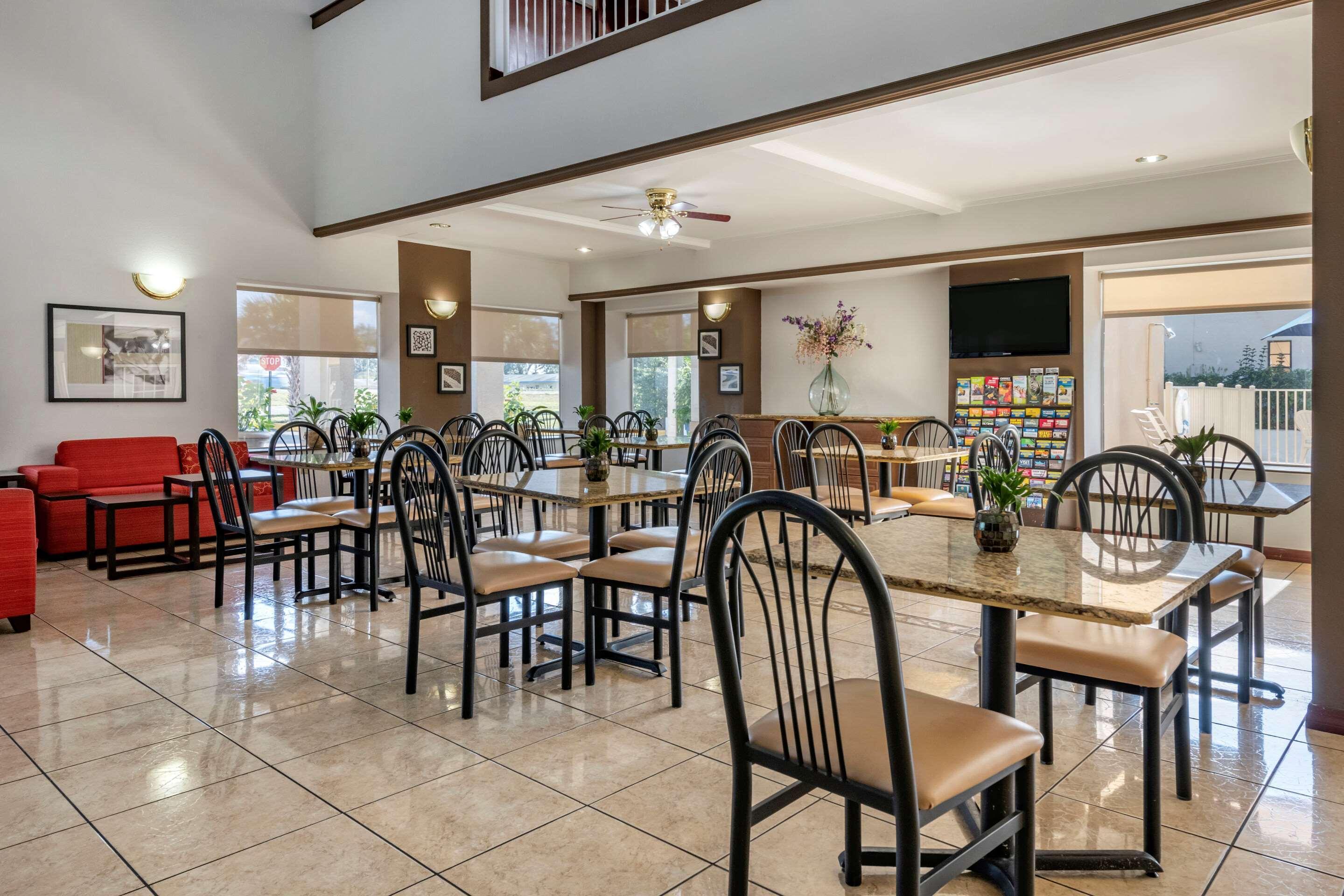 Quality Inn Zephyrhills-Dade City Eksteriør billede