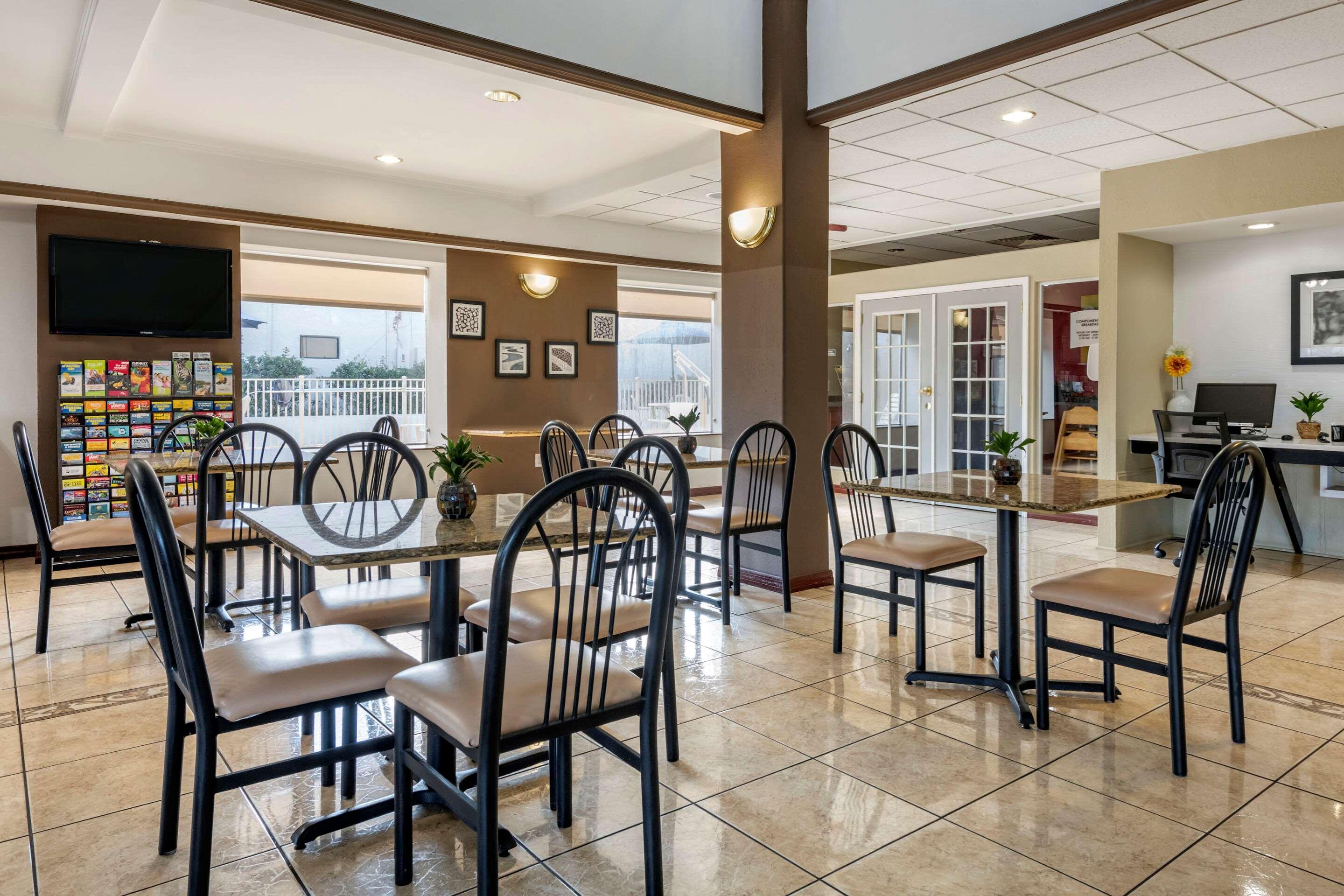 Quality Inn Zephyrhills-Dade City Eksteriør billede