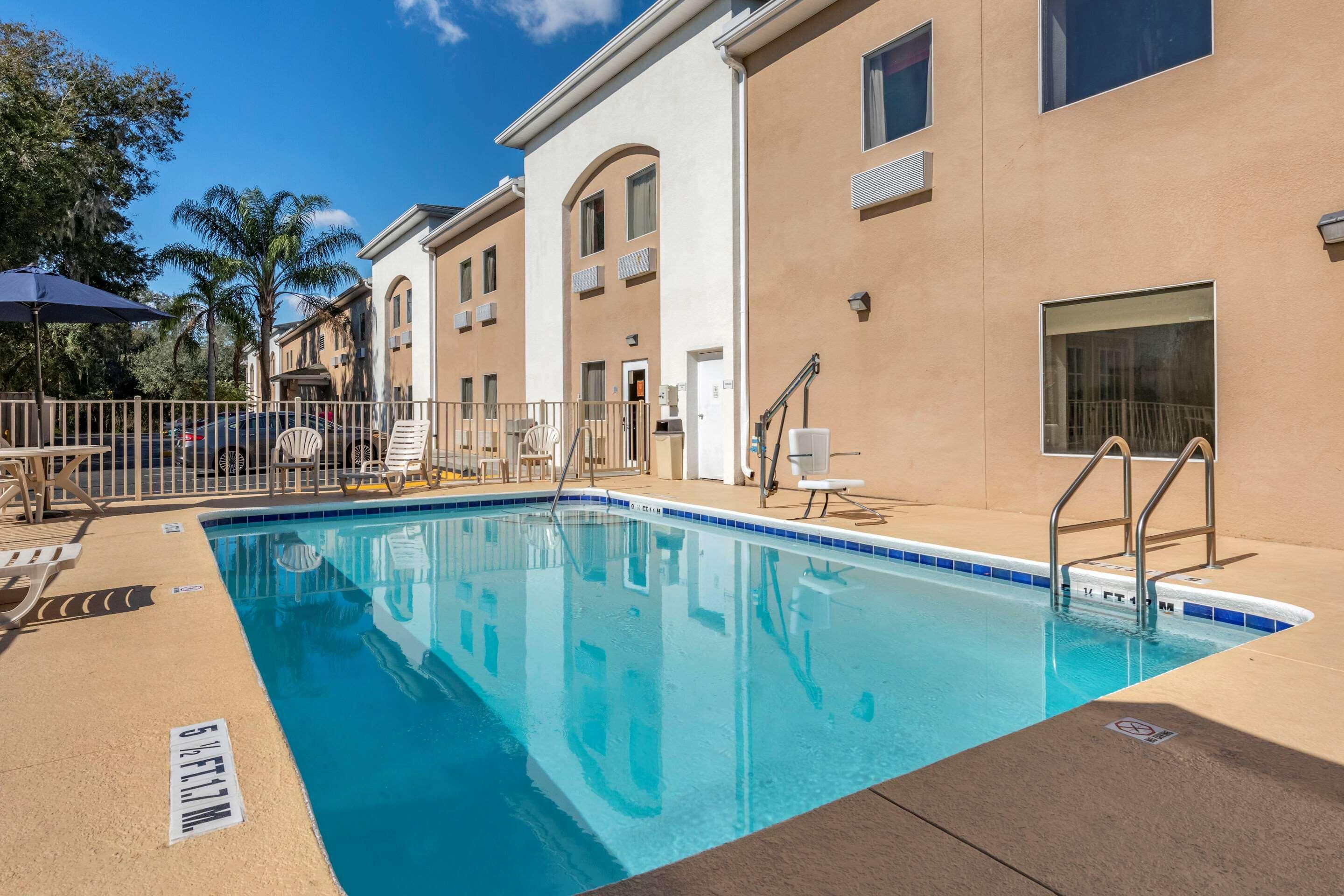 Quality Inn Zephyrhills-Dade City Eksteriør billede
